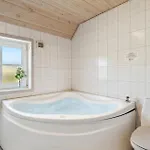 度假居 4 Bedroom Gorgeous In