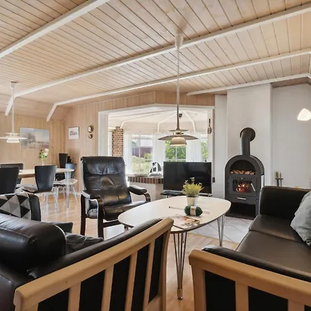 4 Bedroom Gorgeous In Romo 別荘 Rømø