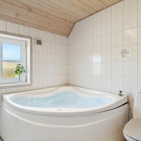 Ferienhaus 4 Bedroom Gorgeous In Romo