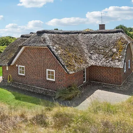 Ferienhaus 4 Bedroom Gorgeous In Romo